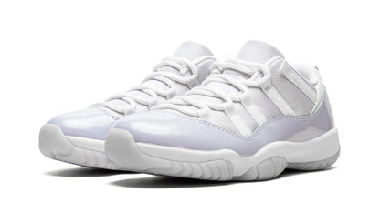 AIR JORDAN 11 LO WMNS "Pure Violet"